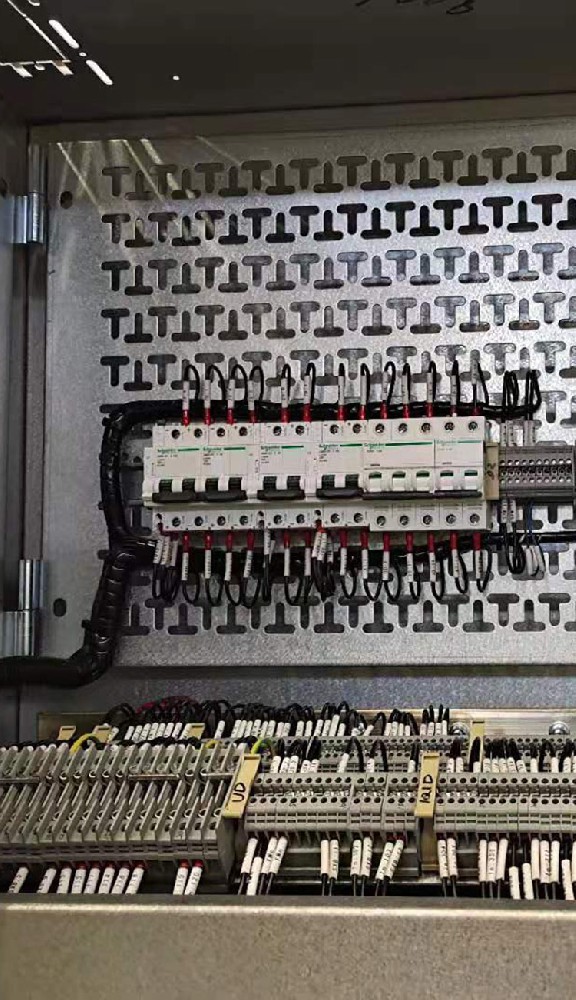 10kV開關(guān)柜 10kV開關(guān)柜